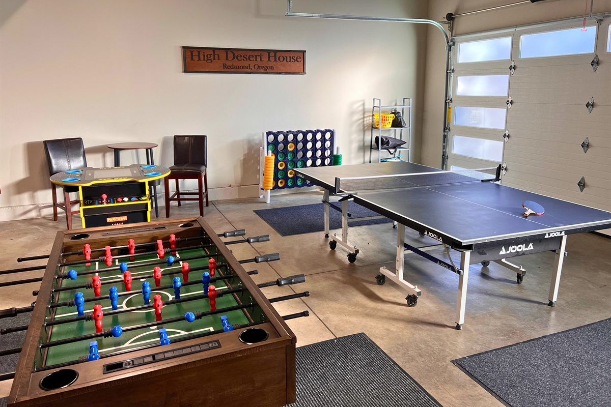 All play, no pause. 🏓⚽🎯🎮
Ping pong, foosball, yard games, and Arcade games including Pac-Man, are ready for friendly rivalries day or night.