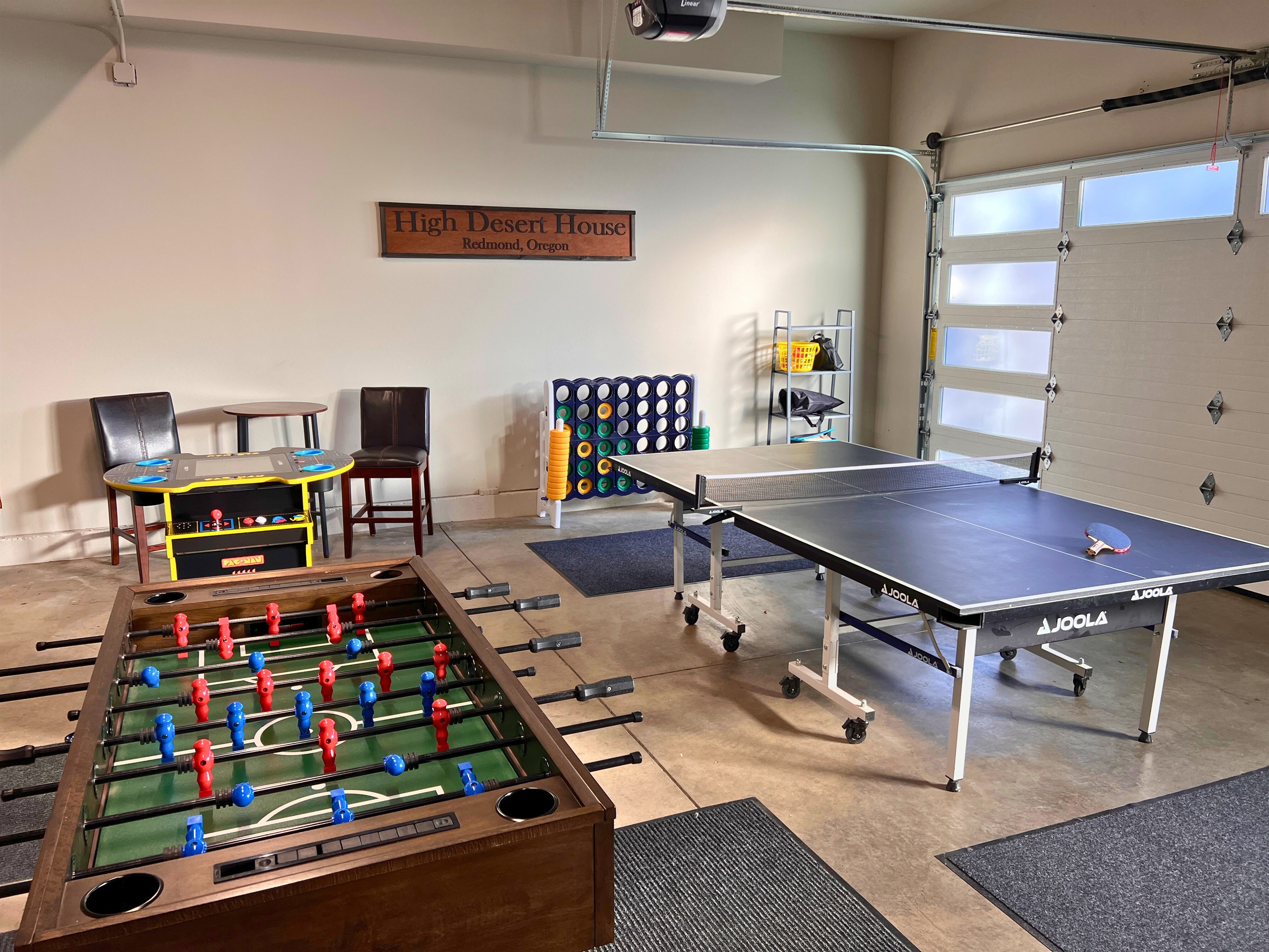 All play, no pause. 🏓⚽🎯🎮
Ping pong, foosball, yard games, and Arcade games including Pac-Man, are ready for friendly rivalries day or night.