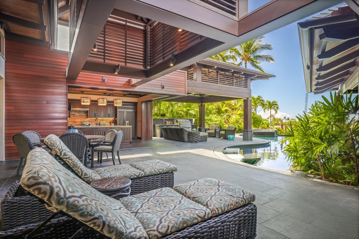 Chaise Lounger Seating