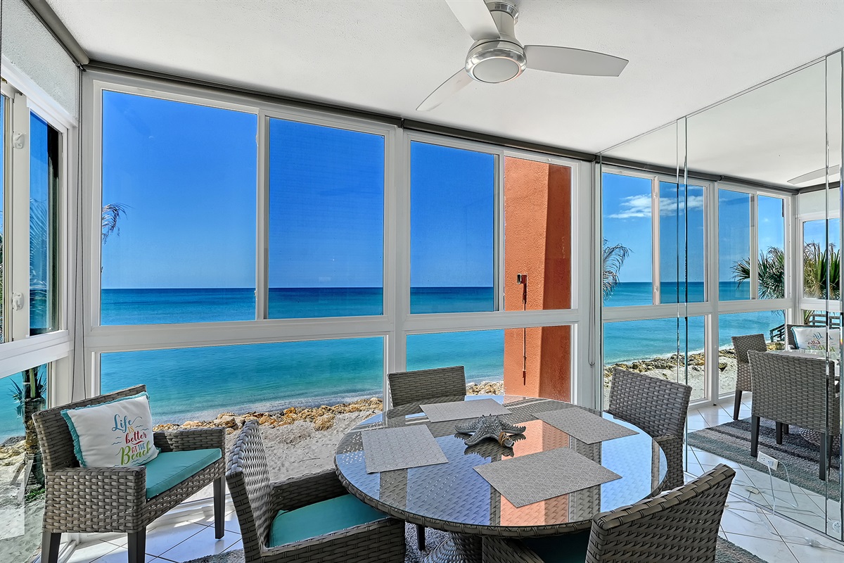 Lanai dining & amazing surround view