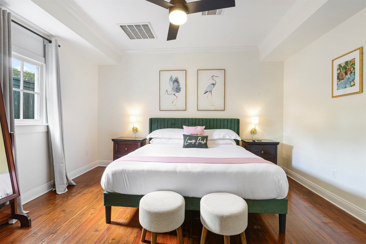 King Bed of the Shorty Guest House