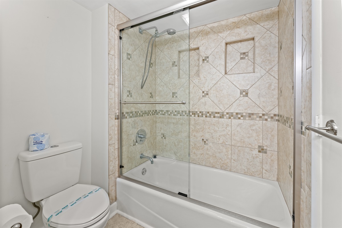 3rd Bathroom with Tub/Shower combo