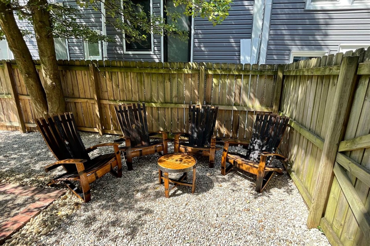 Outdoor patio area and firepit
