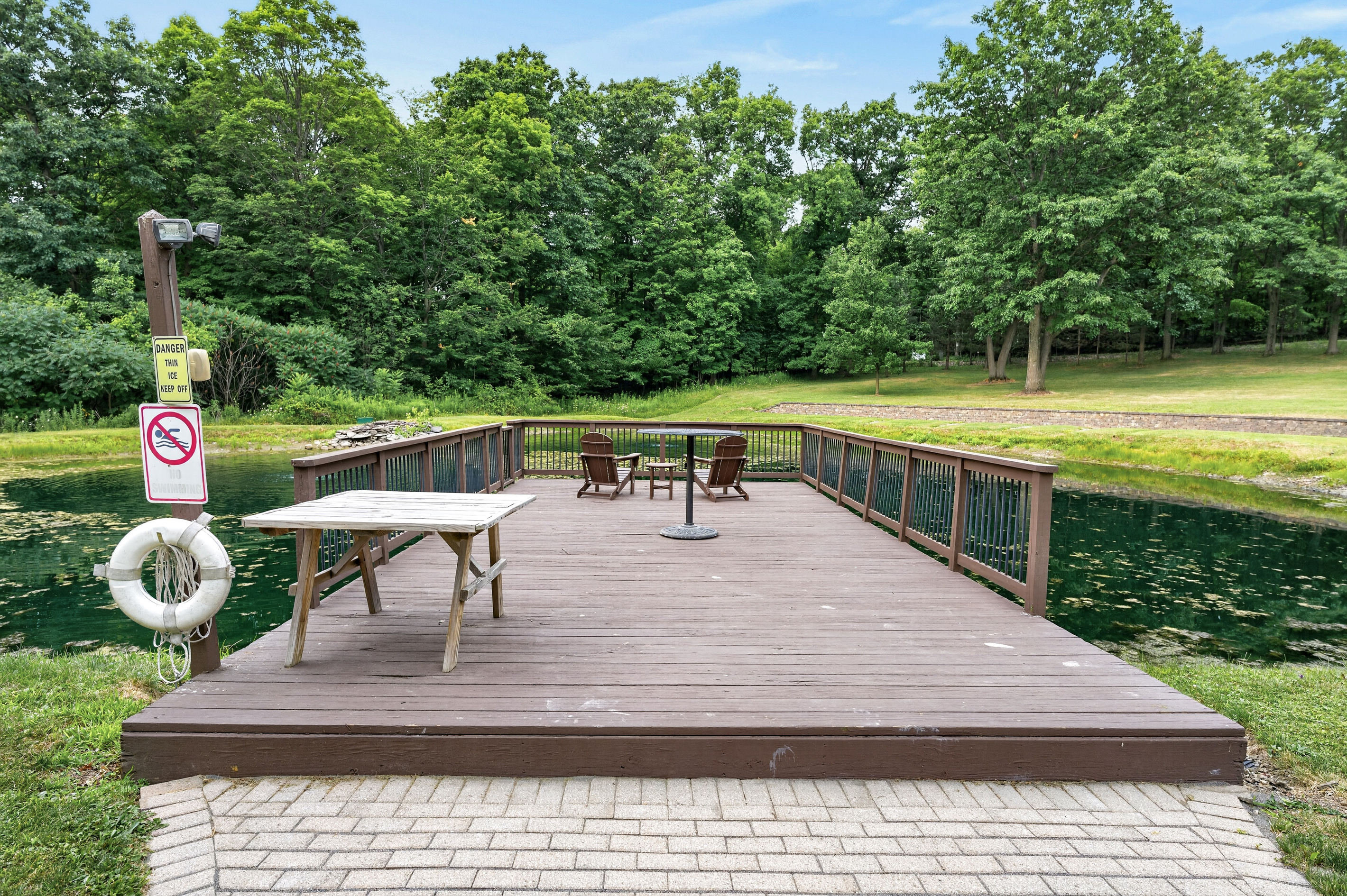 Rectangular deck above the pond 