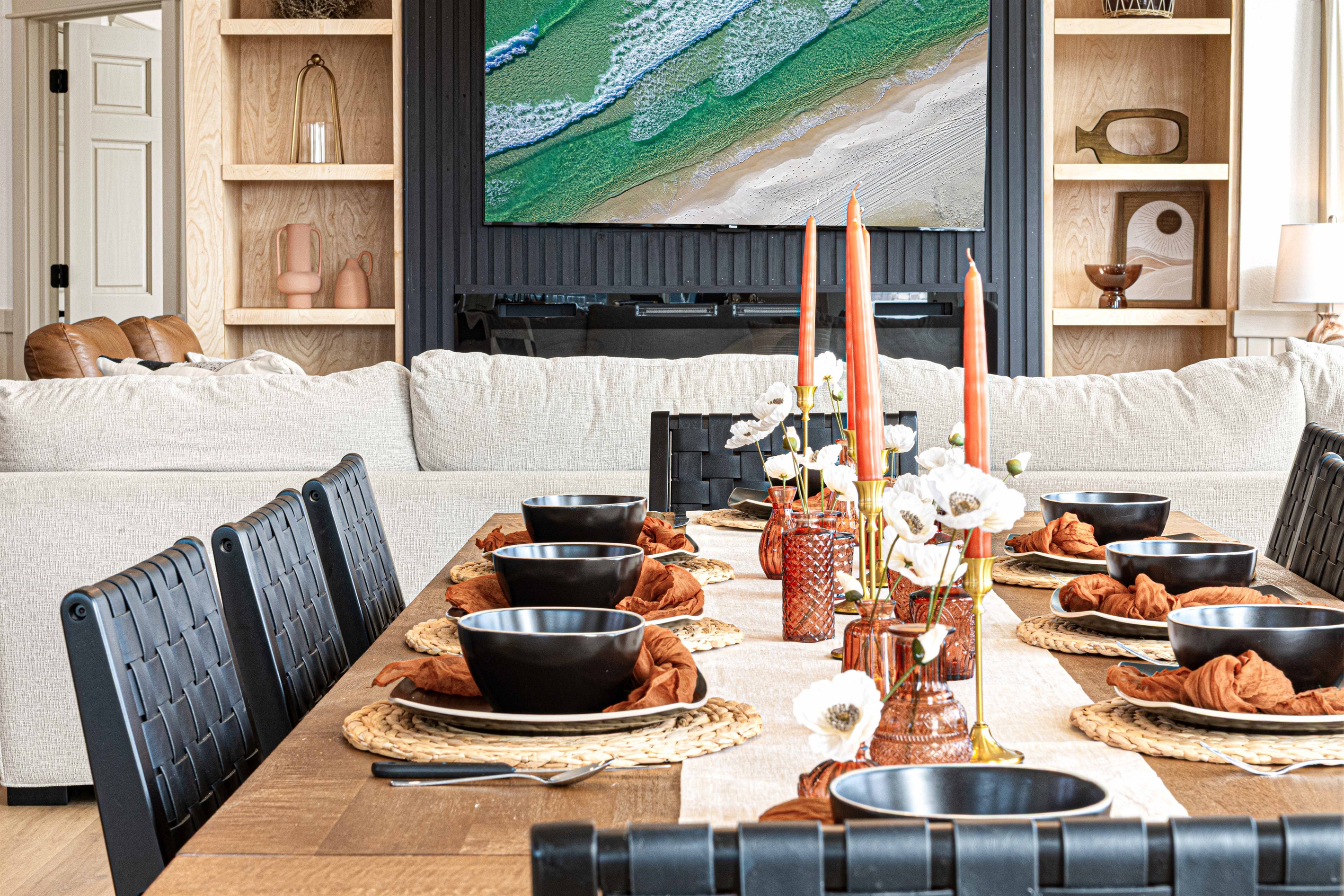 Enjoy dinner with the family all together