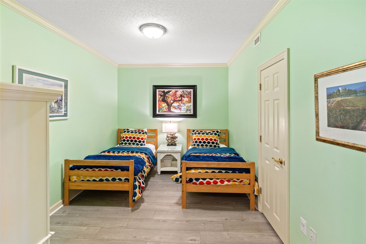 Twin beds in 3rd Bedroom