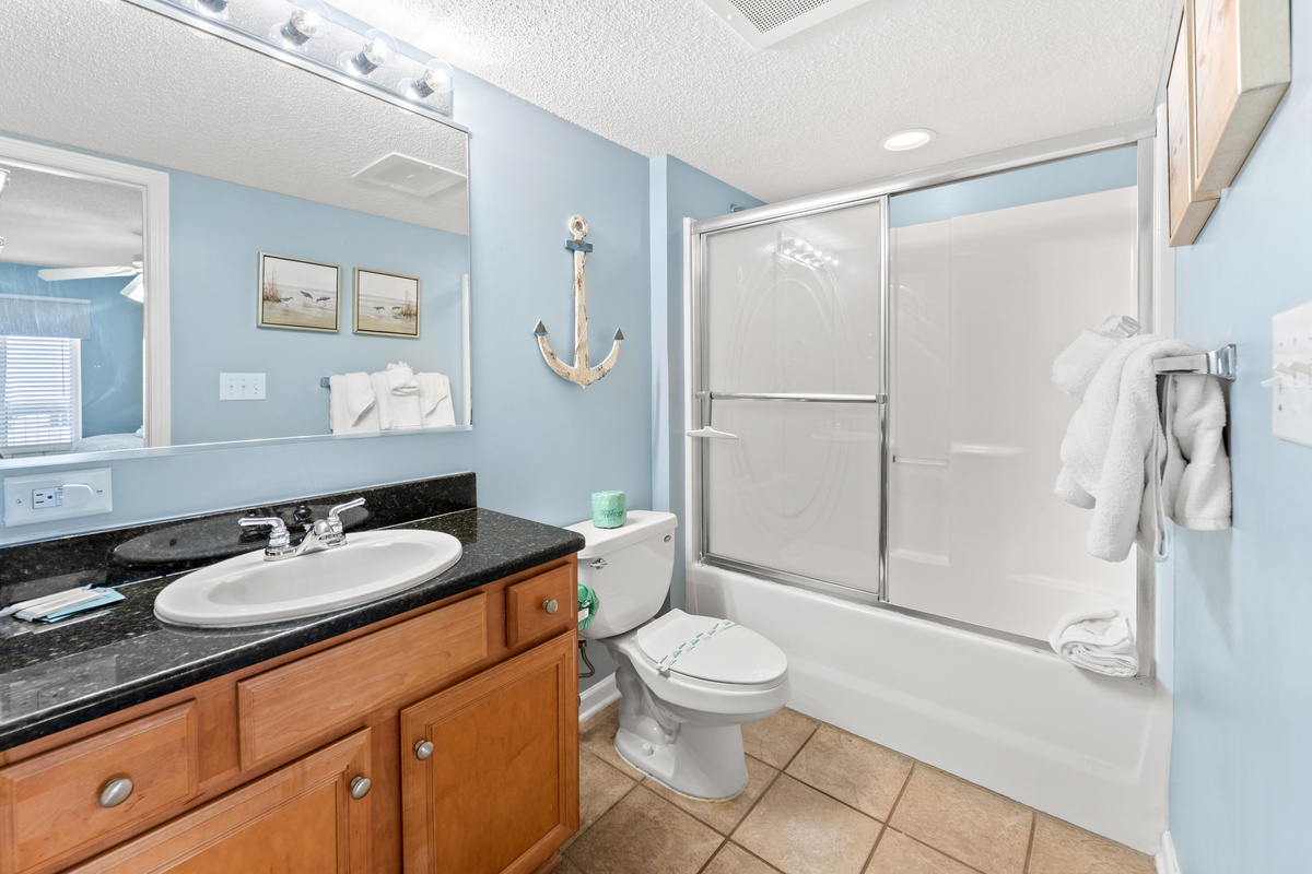 2nd Bathroom with tub/shower combo- Jack'n Jill shared between bedroom 2 & 3