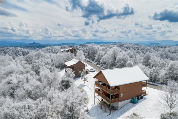 If you’re lucky to be visiting in the winter when it snows, the Smokies are just magical!