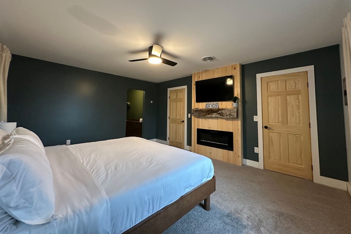 Newly redesigned primary bedroom w/ WIC and en suite bathroom.