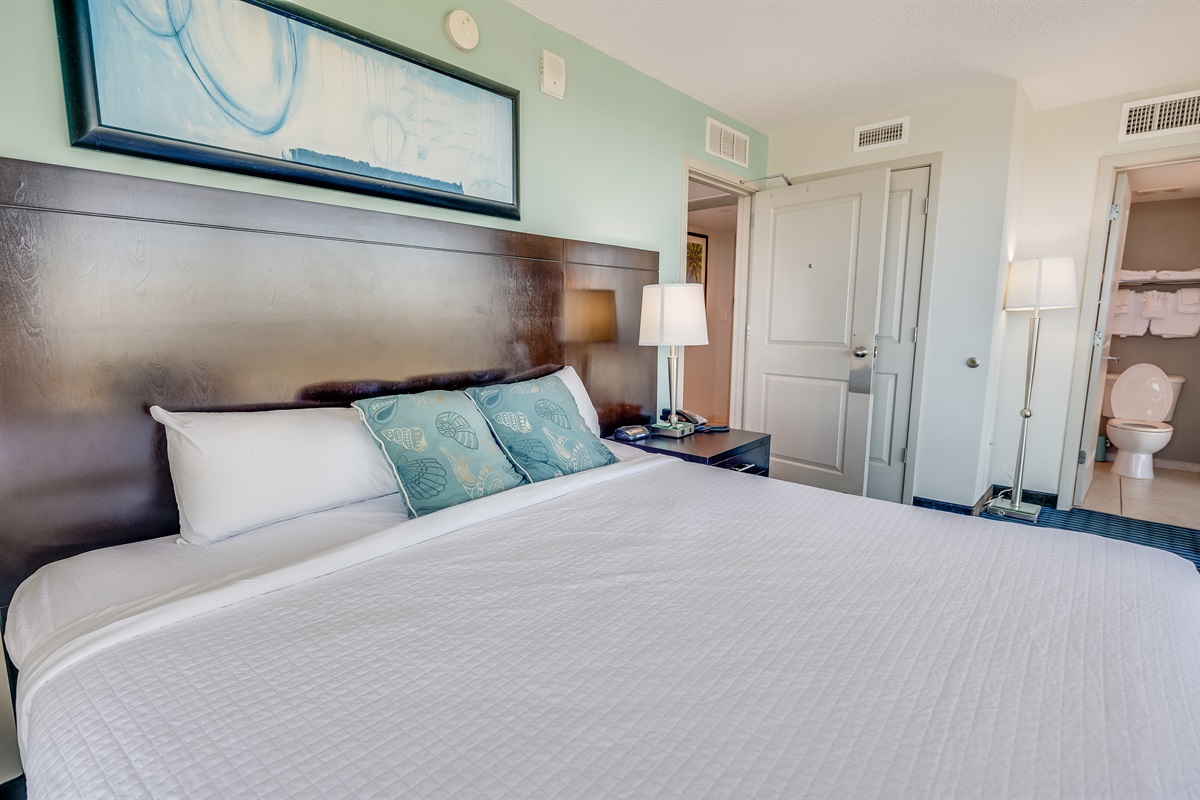 Stunning Bedroom Beautifully Decorated with Amazing Views 💫✨