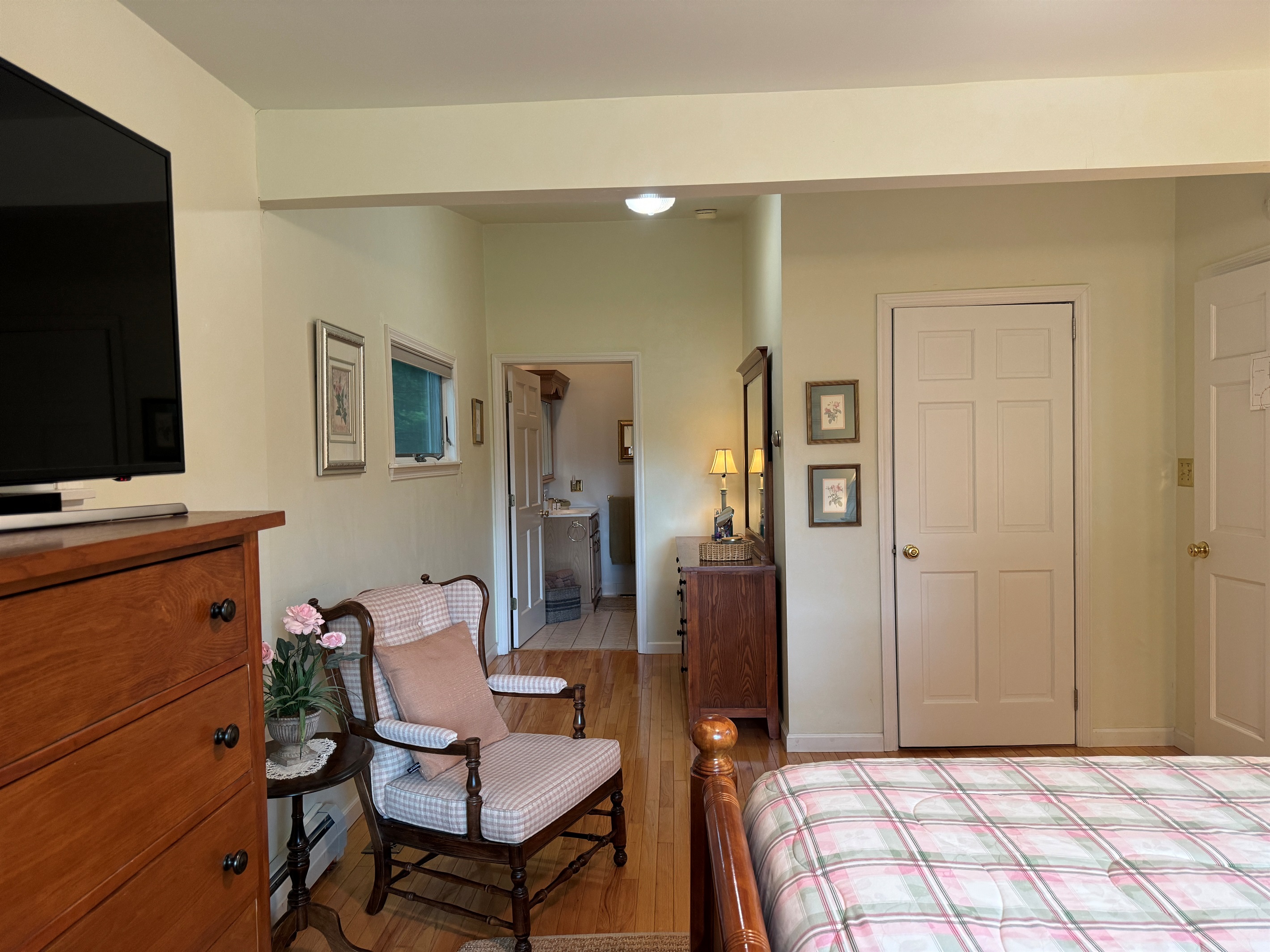 Main level master suite.