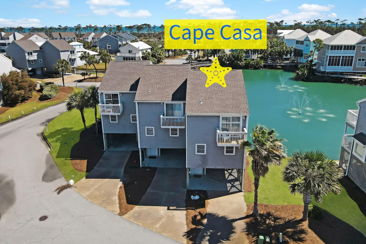  Your corner retreat begins here &mdash; end-unit privacy with Gulf breeze all day long.