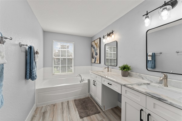 Upstairs familiy bathroom