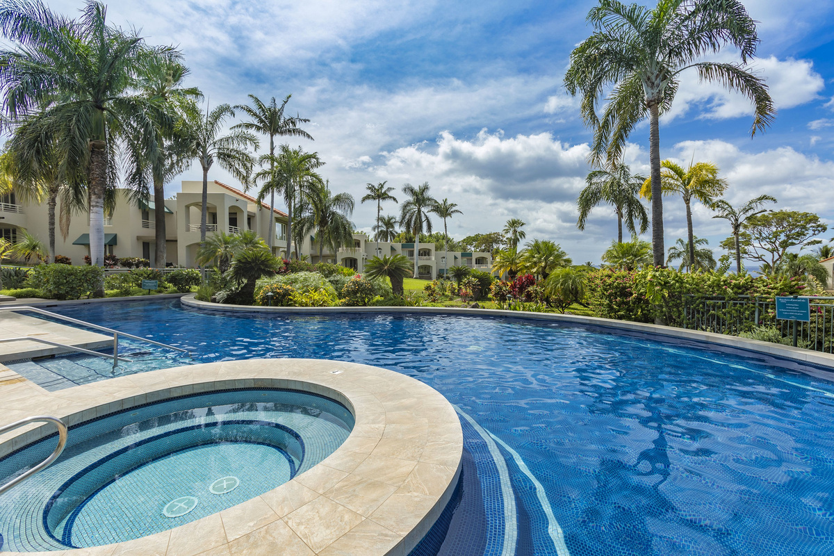 the hottub is right by the pool