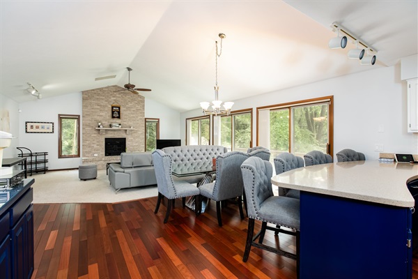 Charming 4-Bedroom Retreat Near Notre Dame, photo 15
