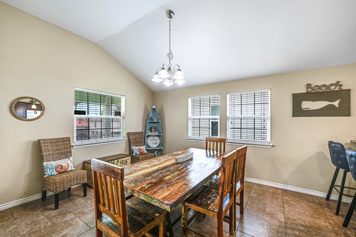 Dining Table - Seating for 7-8