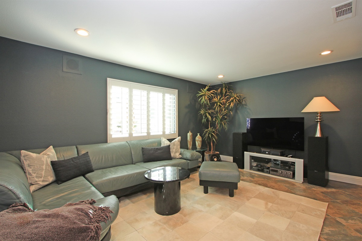 Third bedroom/entertainment room