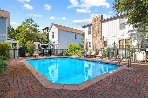 Small community pool (Cannot be heated)
