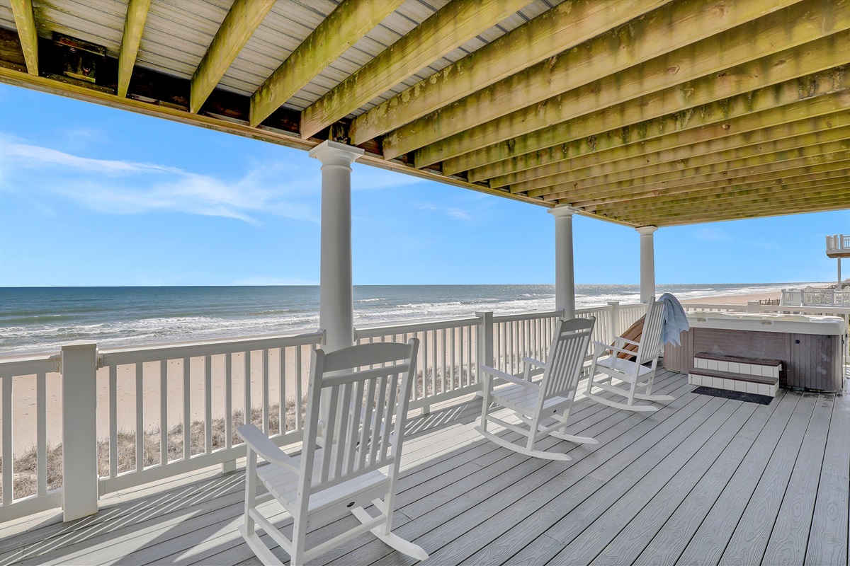 Expansive covered decking—stay cool while enjoying the panoramic views.