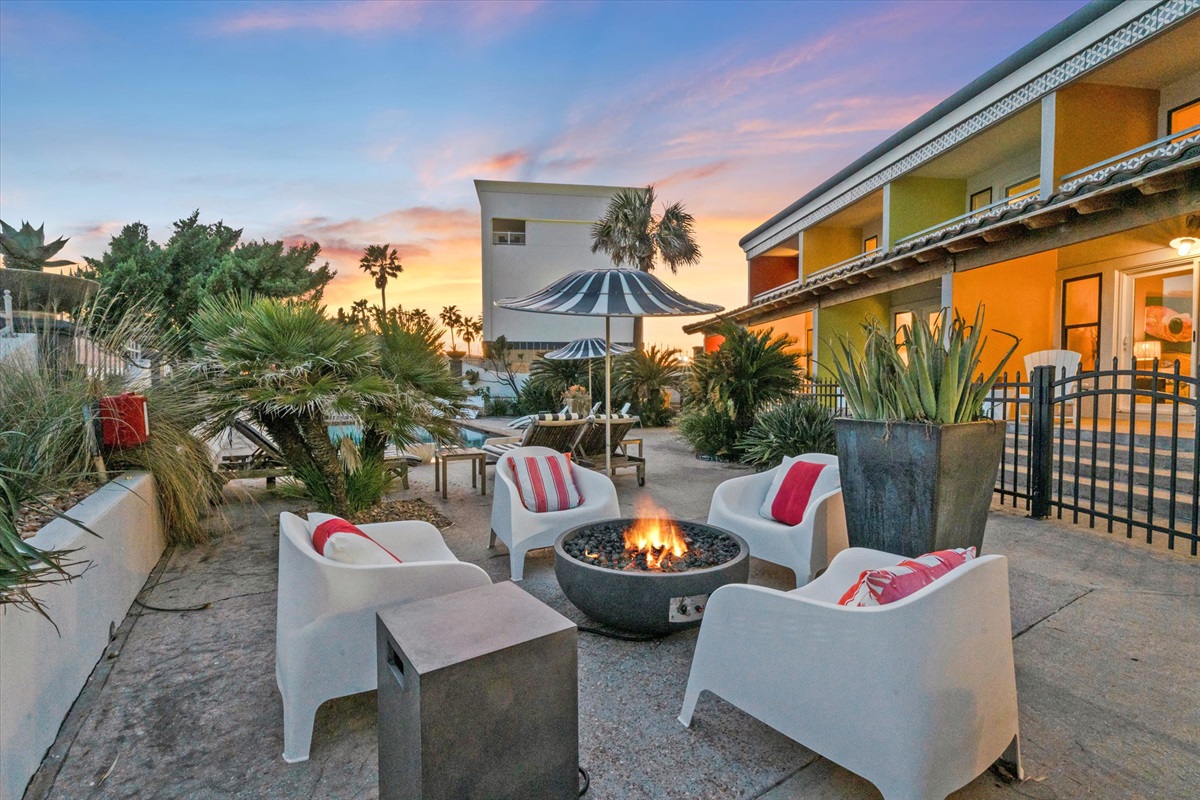 8fd65bc648f34bd0bb32307624022699 Large | Beachhouse | Texas | TX | Vacation Homes | Galveston | Crystal Beach | Kokomo | Breezy Days | Beachfront Elegance | Sunrise Serenity | Southern Sands Property Management, LLC