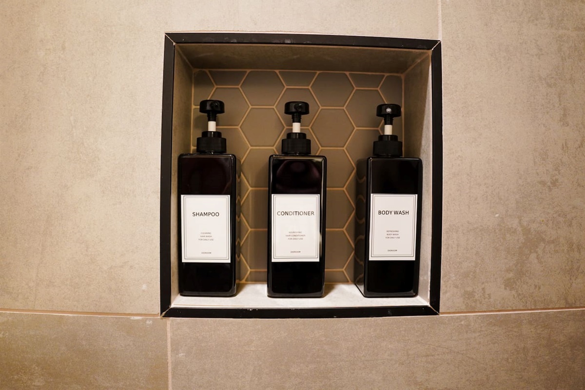 Provided Amenities: Shampoo, Conditioner & Body Wash