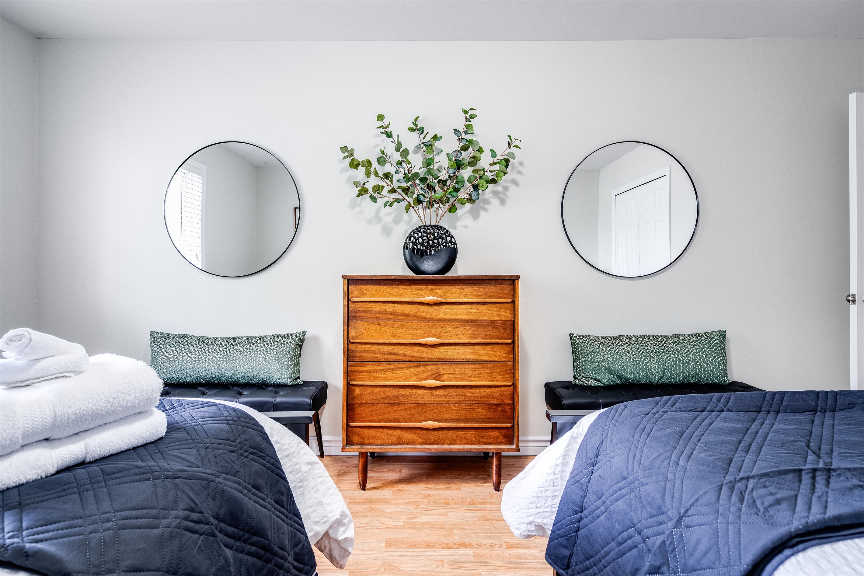 Queen Room 2 with 2 Queen Beds