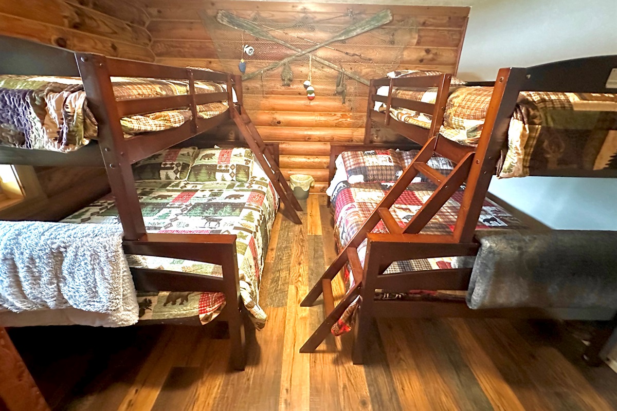 Bunk Bedroom Sleeps 6