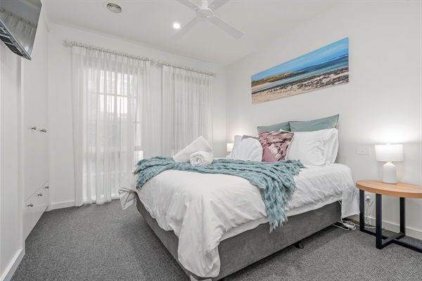 Bedroom 2 - queen size bed