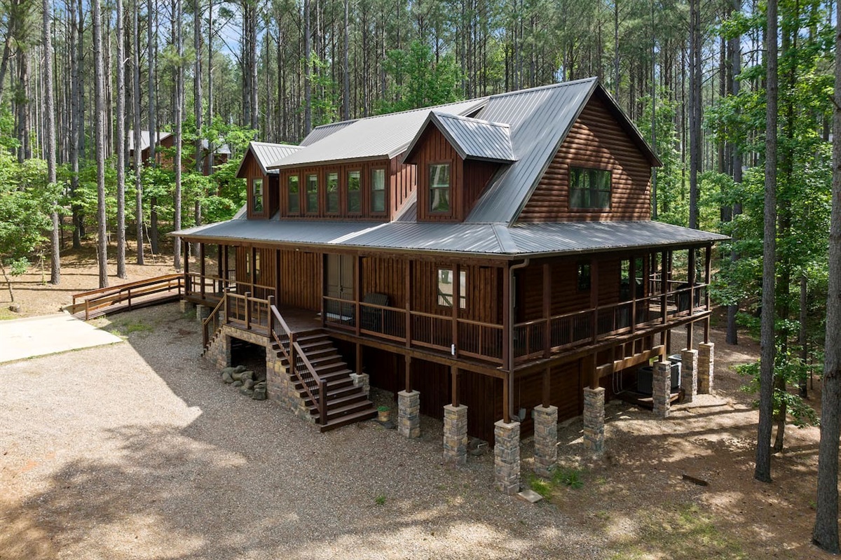 This cabin is so much larger in person!