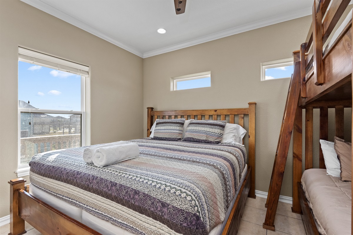 Bedroom 1 - 1st floor - King bed and Twin over Twin bunk bed
