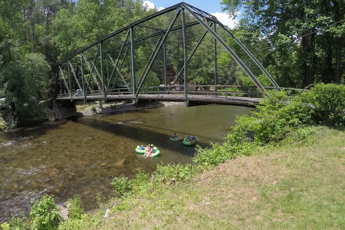 🚣&zwj;♀️Float the gentle waters of the Toccoa River &mdash; a favorite way to cool off and unwind on warm mountain days.