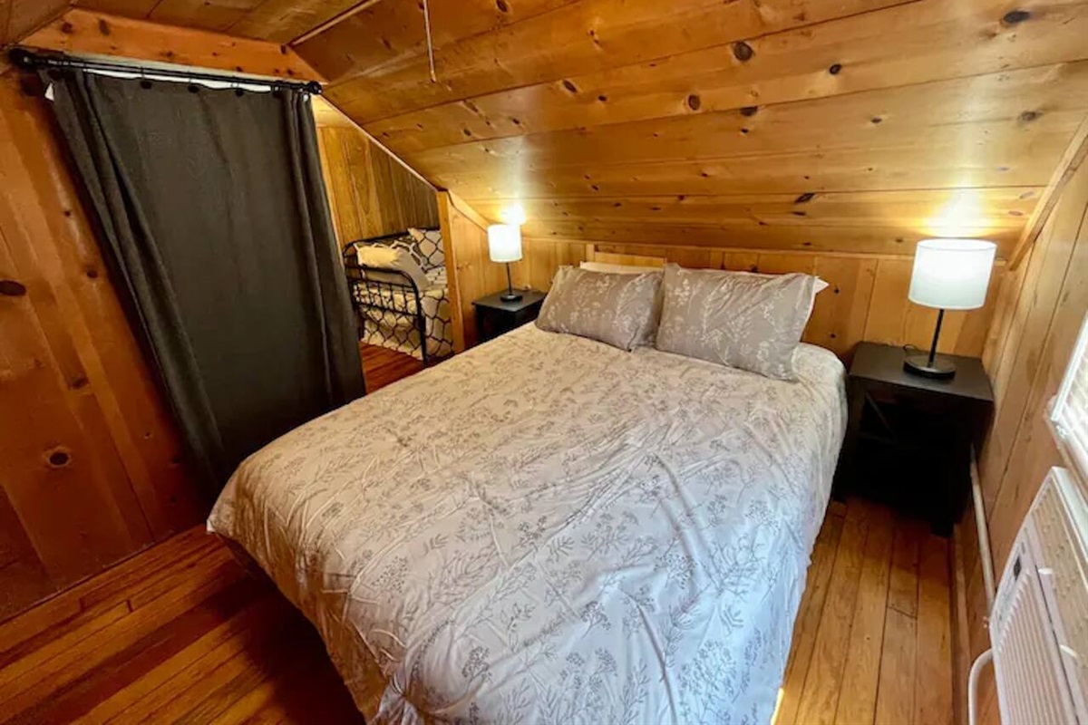 Queen and Twin Bedroom