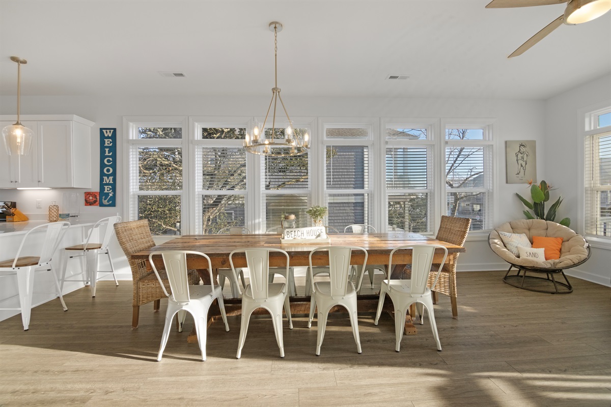 A large table for 10 - Perfect for group dinners and game nights