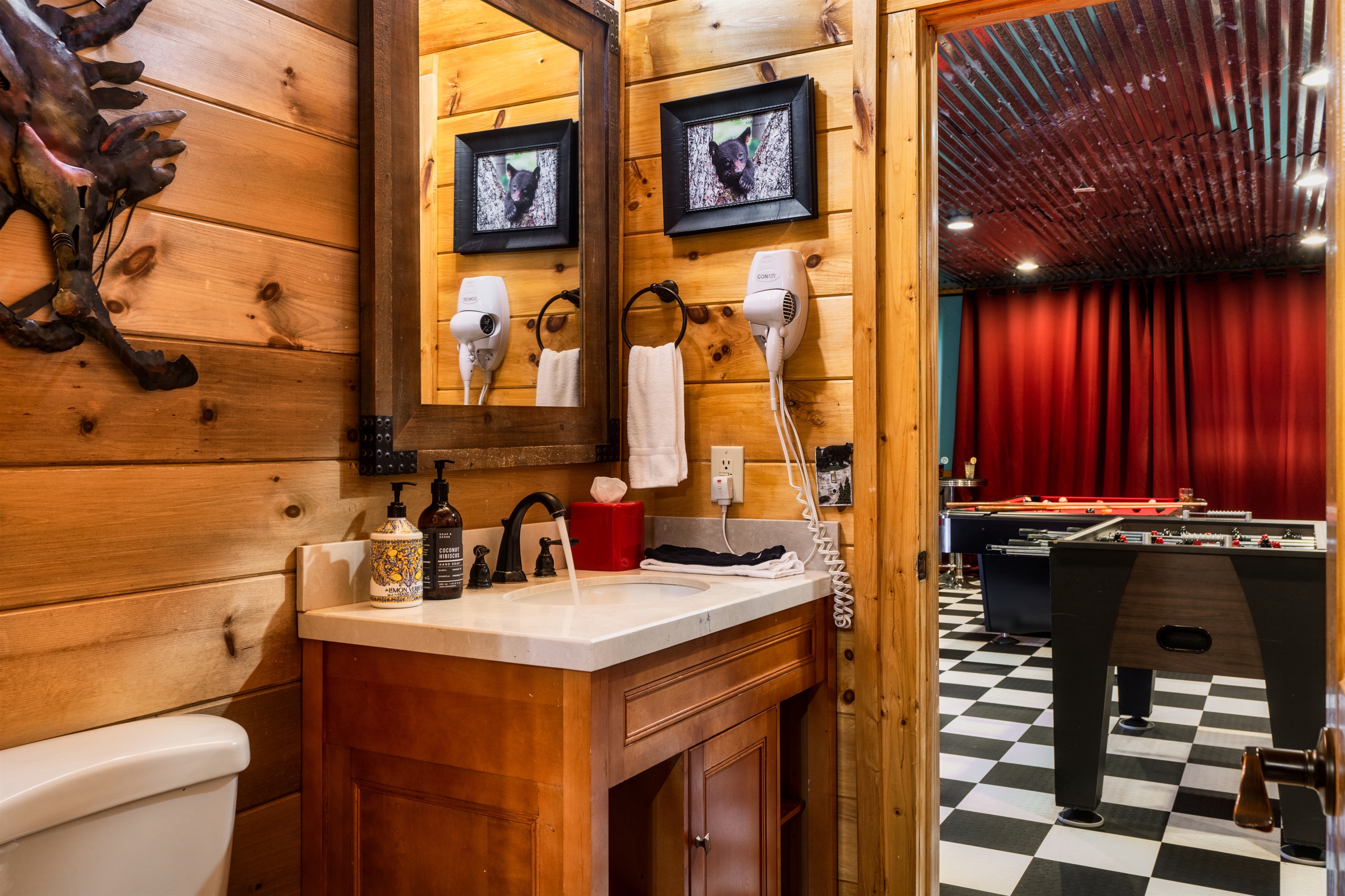 Shared sink/toilet area for bunks