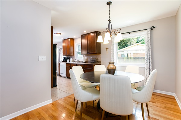 TDJ Getaway<>4BR Home w/game room, photo 14