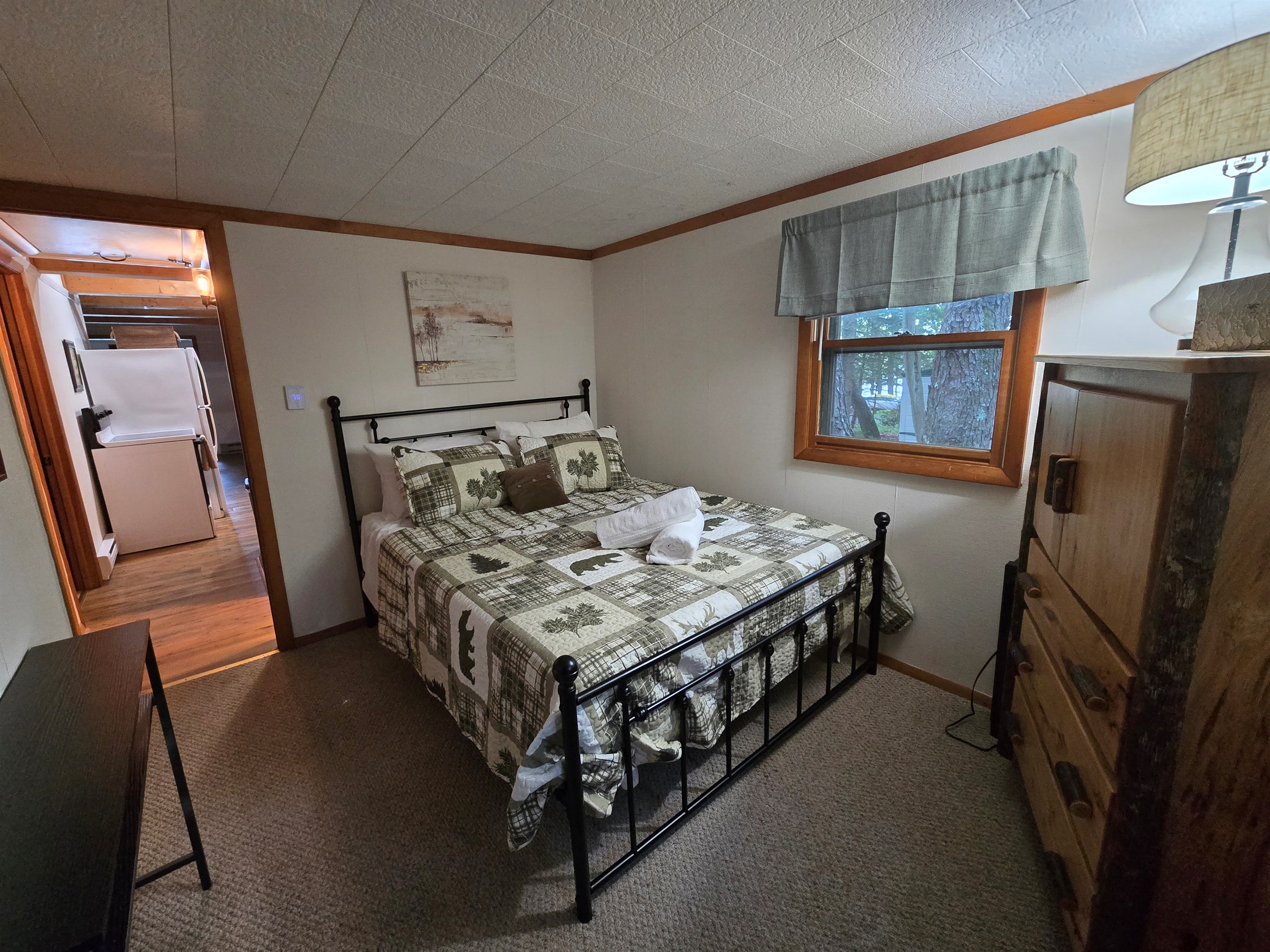 Queen bed in bedroom 2
