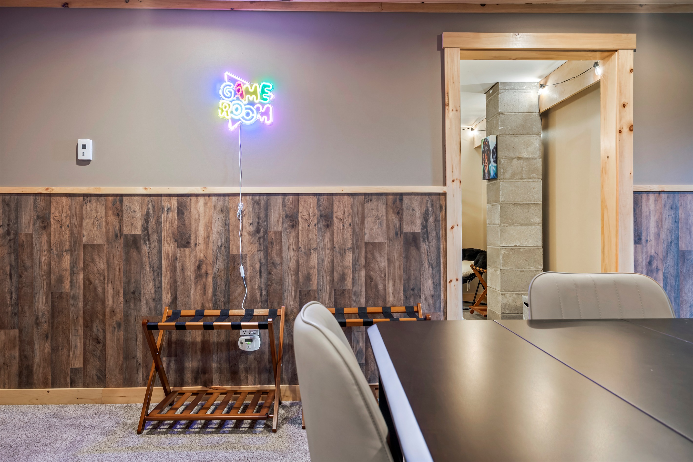 The bunk rooms are two separate but adjoining rooms which can be configured to sleep 3+3, 4+2, or 5+1.