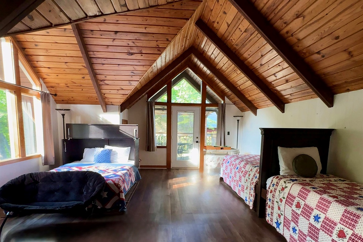 SUMMER BONUS: QUEEN & TWIN TRUNDLES WITH DECK, FULL BATH & ROKU/GAMING SYSTEM
