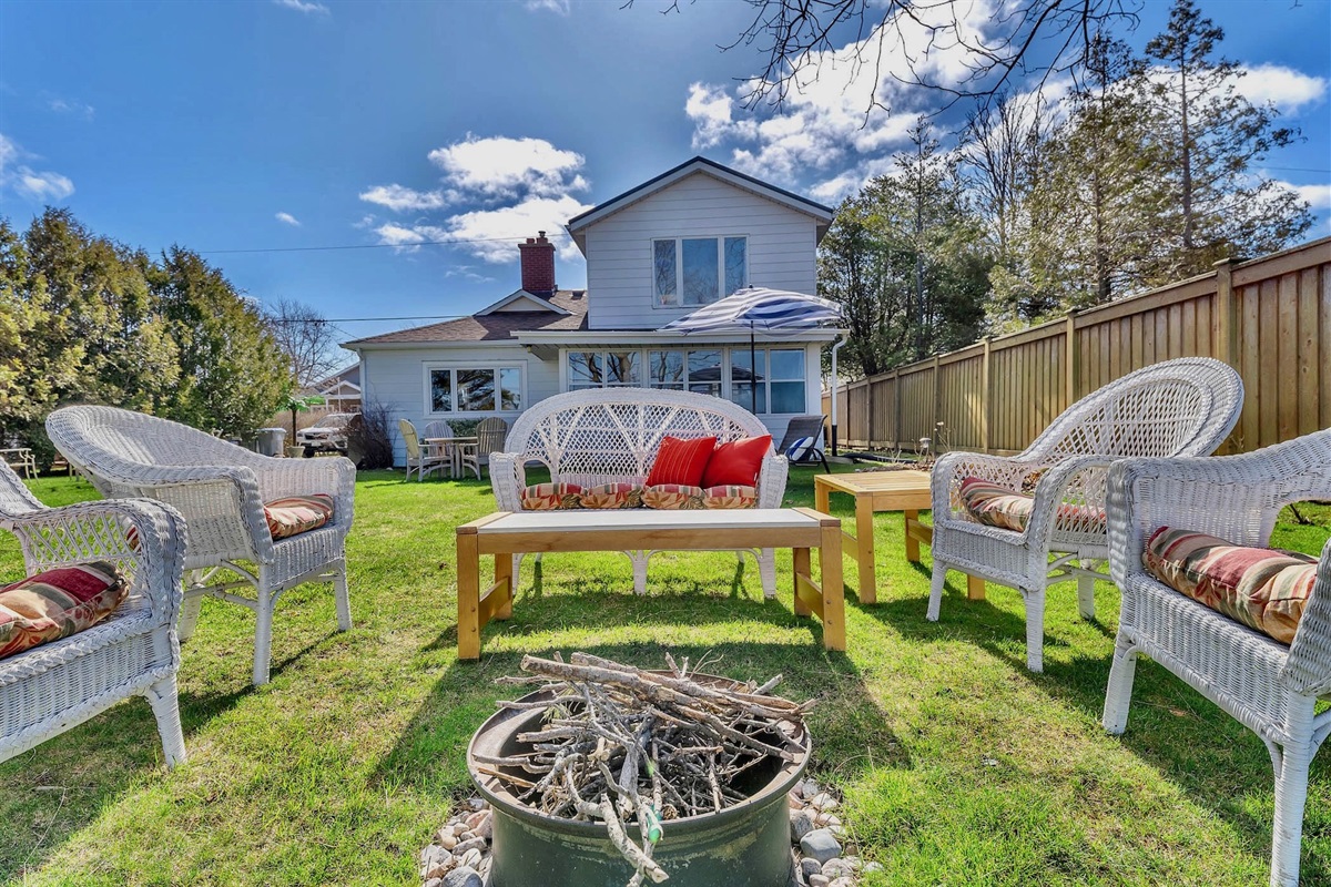 901699af8da94da5a1a5970e84c643e7 Large