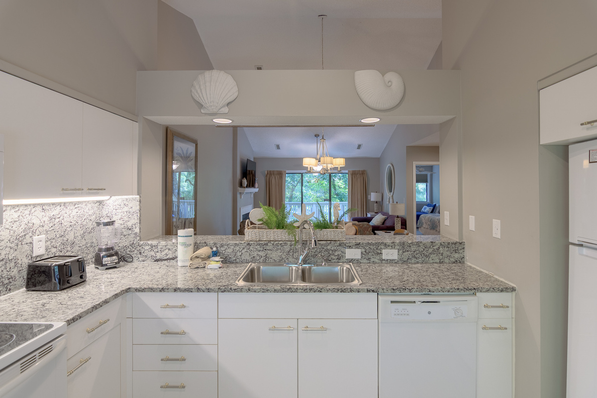 Beautiful kitchen, well stocked and spacious