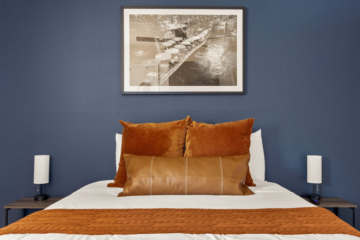 Simple, stylish, and relaxing—everything you need for a comfortable stay.