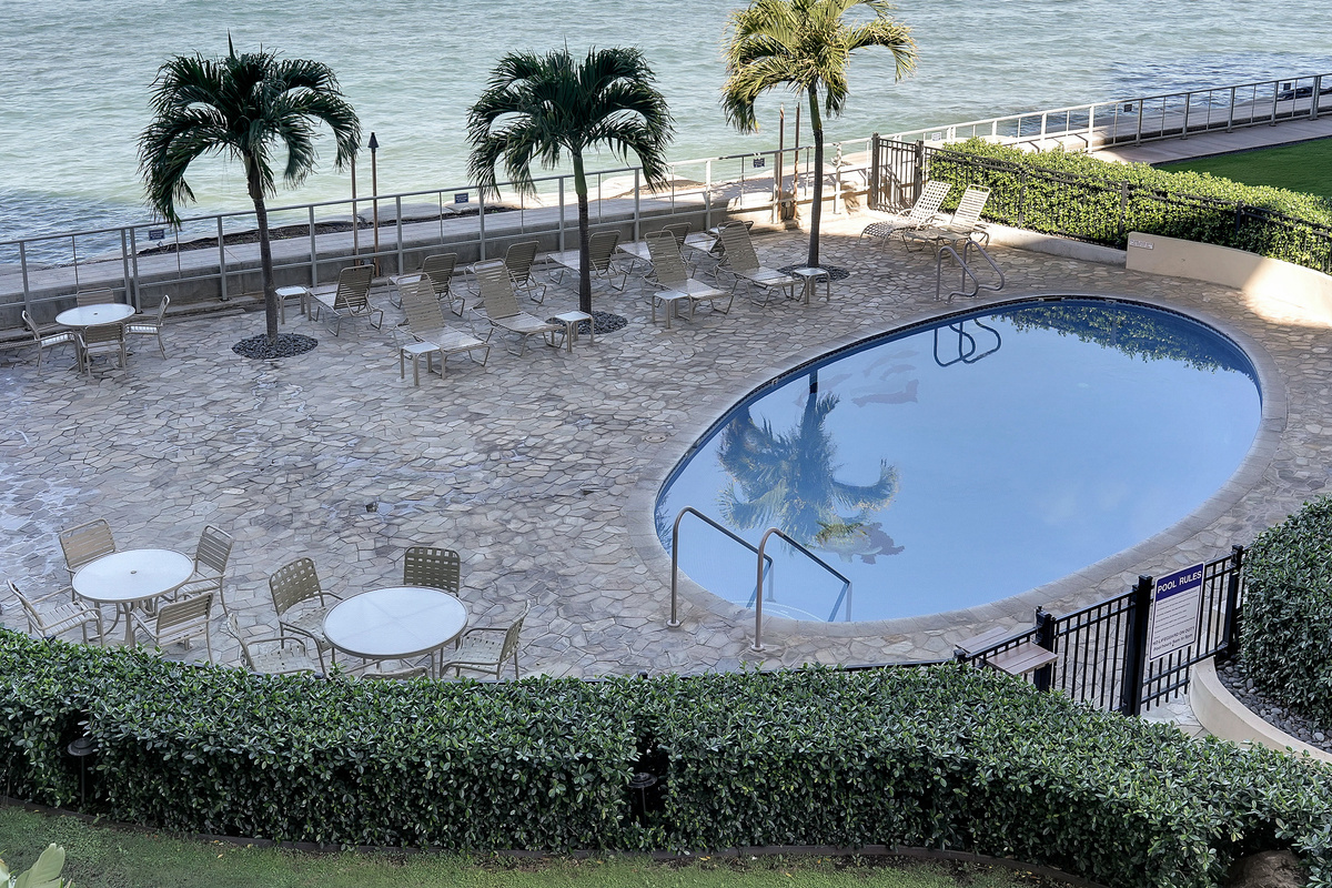 Ocean front refreshing pool! Cool off from the warm island sun!