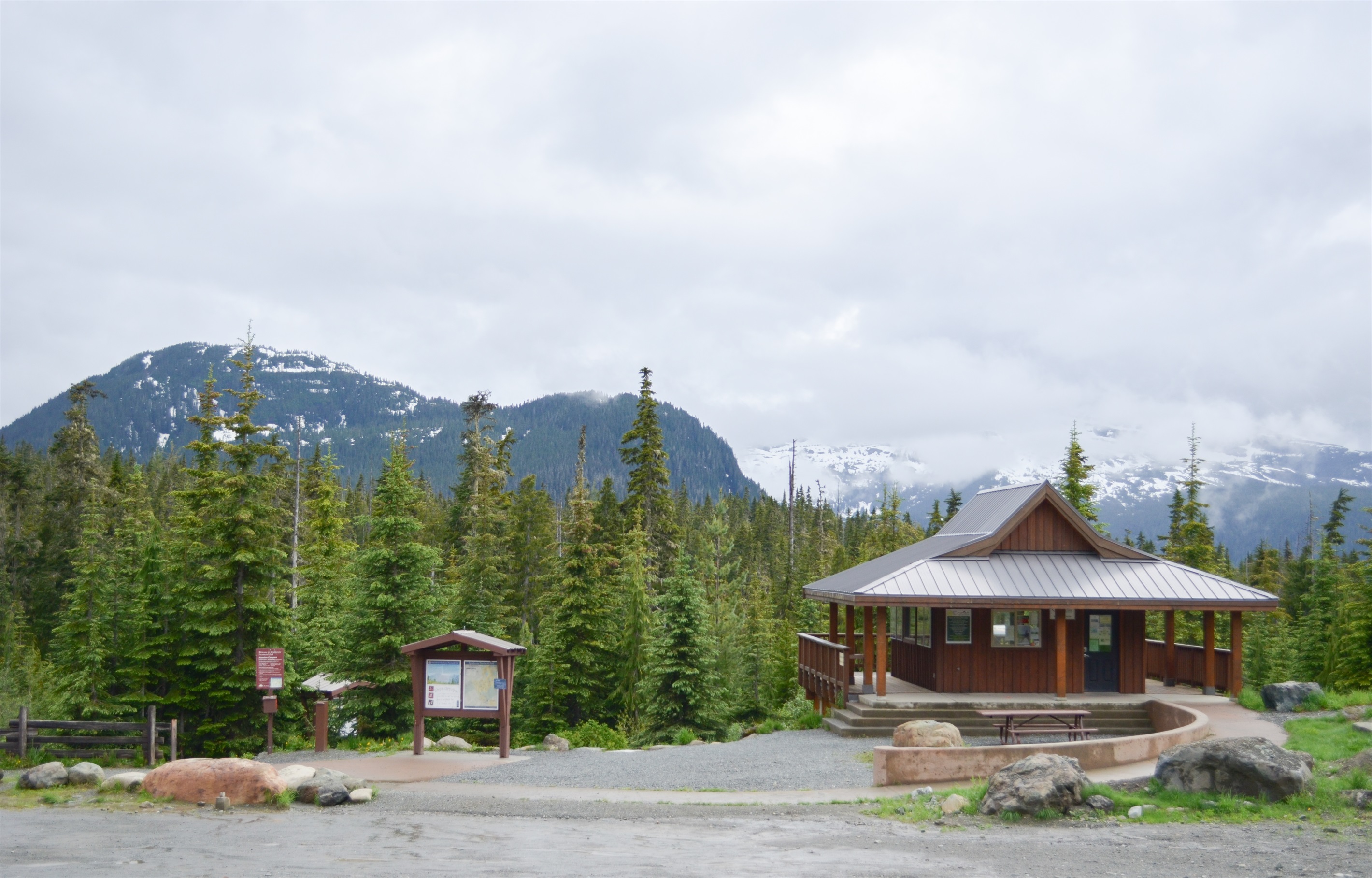 Strathcona Park Enterance - 1 min drive away