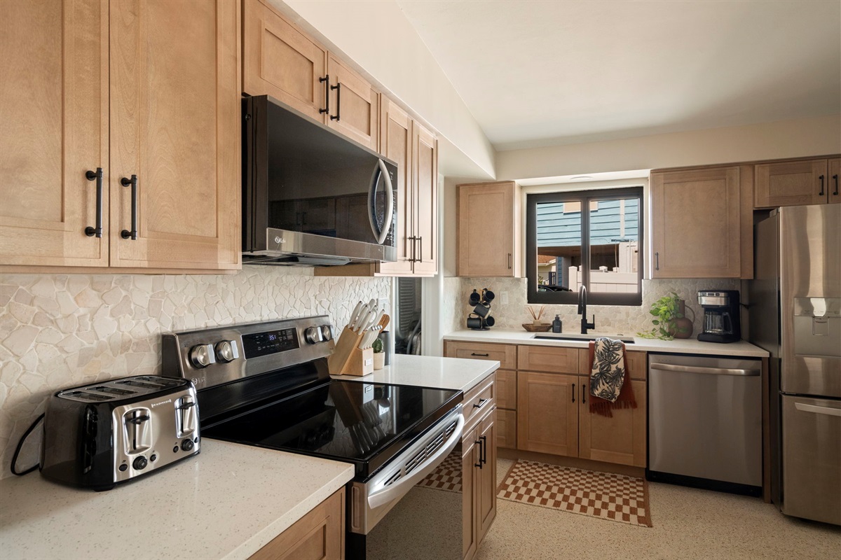 Fully stocked Kitchen 