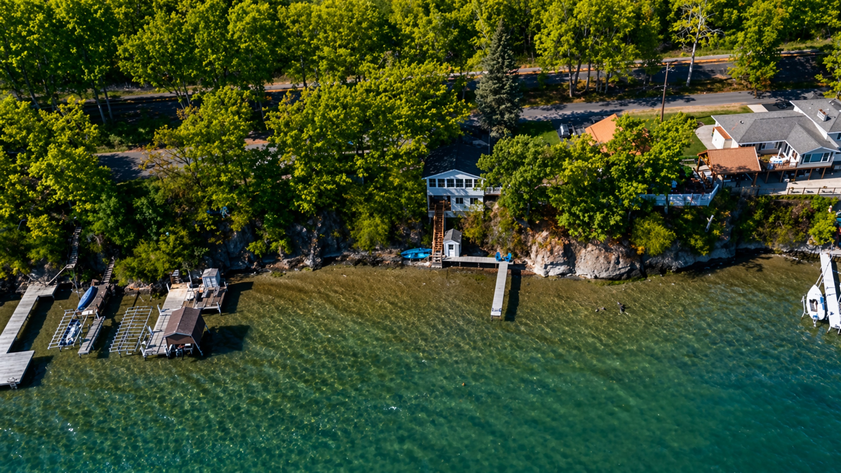 Spacious property with long waterfront frontage and endless outdoor relaxation space.