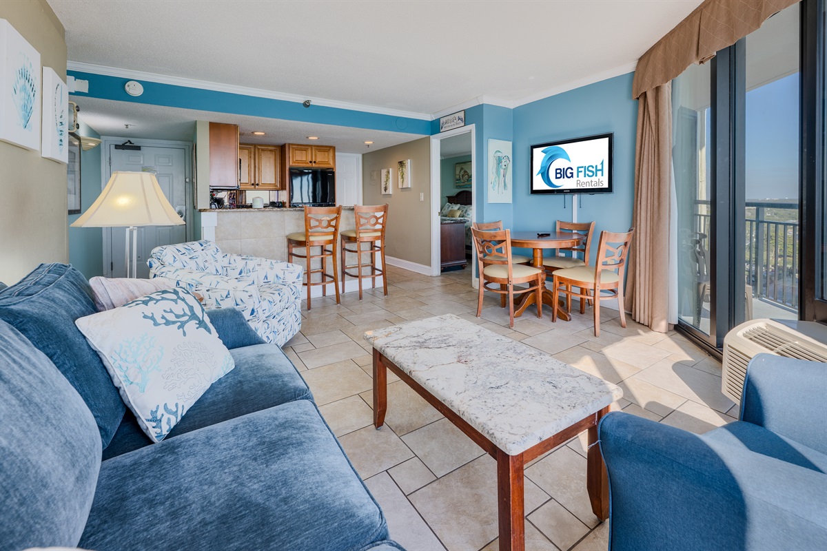 Amazing Living Room with Stunning Views🌊☀️