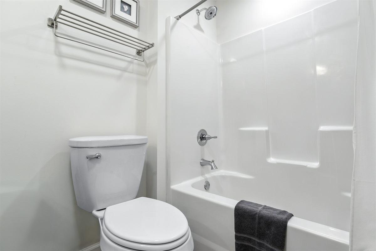 Bunk Room Bath