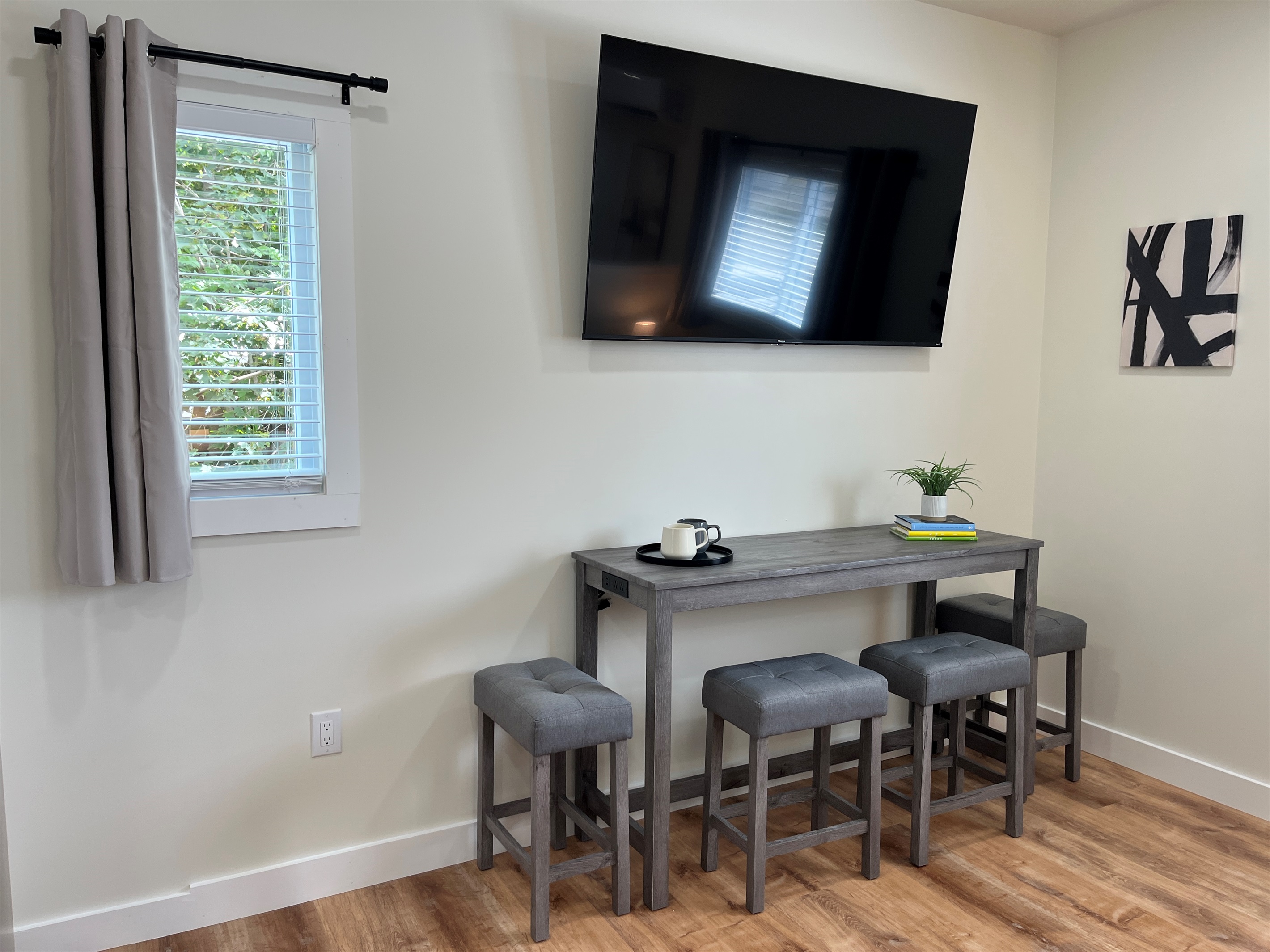 Living area with SmartTV