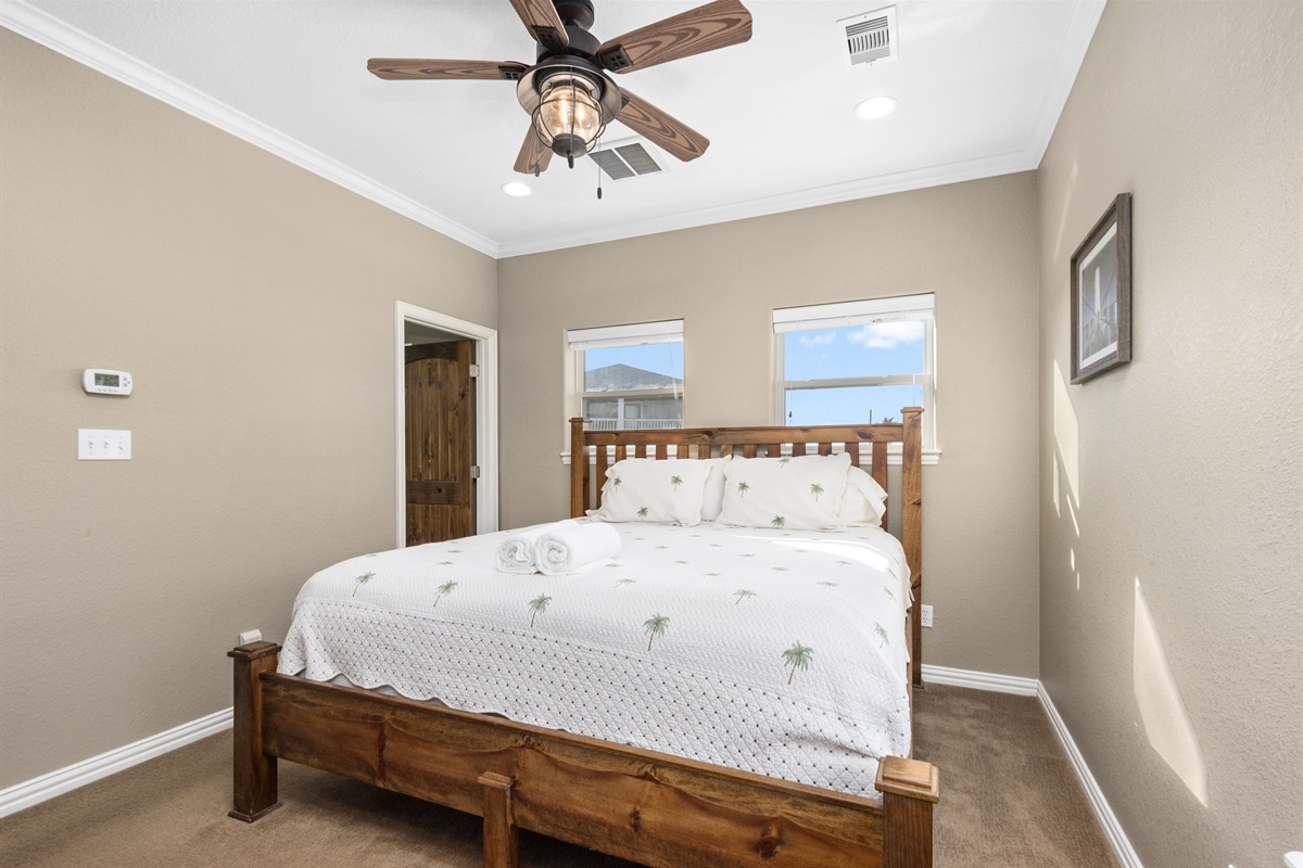1st floor - king bed