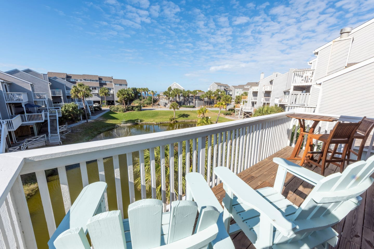 Wake up in the master suite and step out to panoramic Gulf views &mdash; the best way to start any vacation morning.